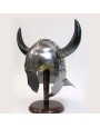 Casque d'armure à cornes viking