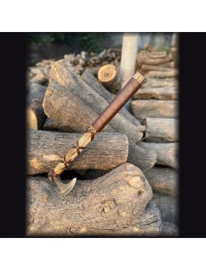 Hache viking avec manche décoré en cuir - la Forge des Chevaliers®
