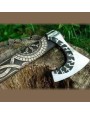 Hache Viking gravée et manche sculpté - La forge des Chevaliers®