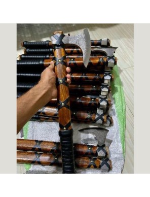 Hache Viking manche en frêne avec revêtement en cuir - La forge des Chevaliers®