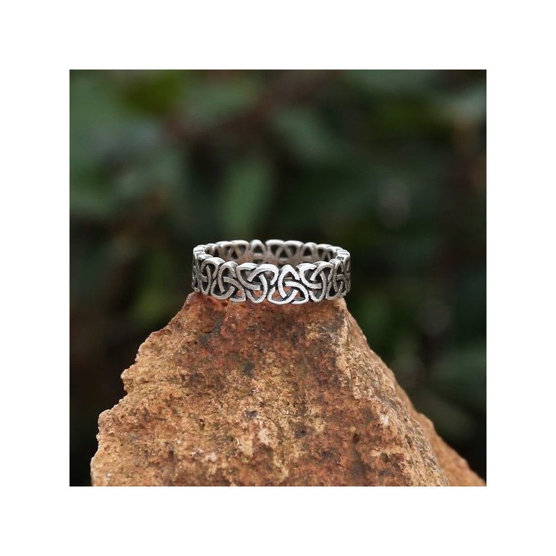 Bague celtique ajourée en acier inoxydable – Motifs entrelacés