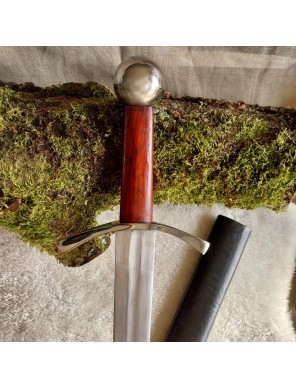 Épée d'Archor avec un fourreau en cuir