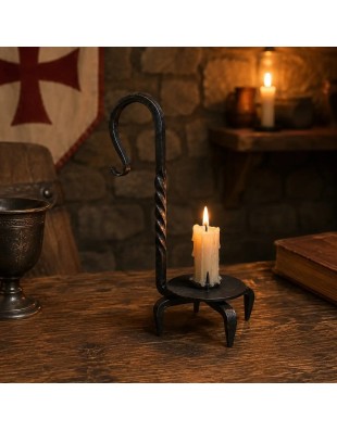 Bougeoir Médiéval sur Pied en Fer Forgé avec Crochet – 21 × 10 cm
