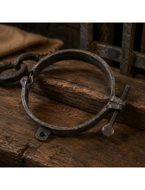 Carcan Médiéval en Fer – Collier de Prisonnier 18,5 cm