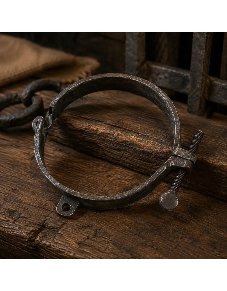 Carcan Médiéval en Fer – Collier de Prisonnier 18,5 cm