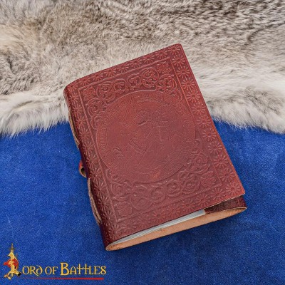 Carnet Médiéval en Cuir – Chevalier Fantastique Gaufré