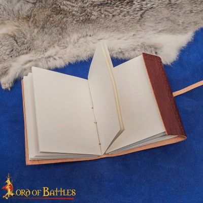 Carnet Médiéval en Cuir – Chevalier Fantastique Gaufré