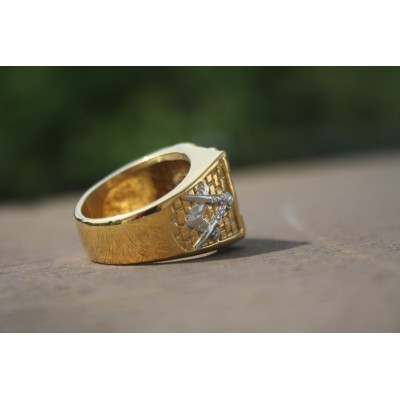 Bague Chevalier Croisé Dorée à Croix Rouge