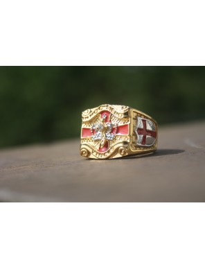 Bague Chevalier Croisé Dorée à Croix Rouge