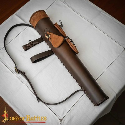 Carquois Médiéval en Cuir avec 3 Pochettes en Daim – 60 cm