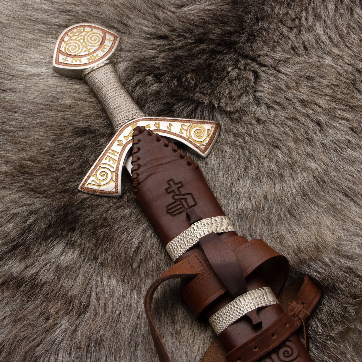 L’épée viking de Langeid (vers 1030) : découverte archéologique, arme d’élite et symbole de pouvoir scandinave